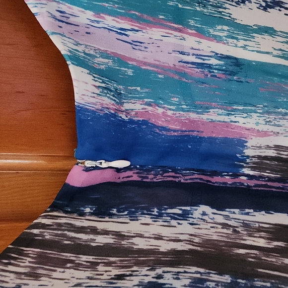 Catherine's sleeveless hamkerchief dress - Picture 8 of 9